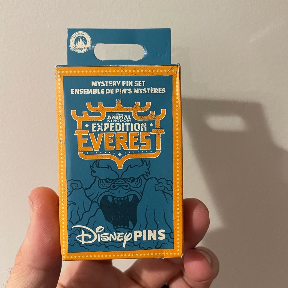 Disney expedition Everest mystery Collectible Pin Set Box